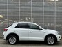 Volkswagen T-Roc 1.5 TSI 150PK DSG R-Line / Panorama dak / Digital Cockpit Pro / Elektrisch Achterklep /  Afneembare  Trekhaak / Achteruitrijcamera / 17''LMV **