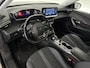 Peugeot e-2008 EV Allure 50 kWh | SOH 92% | Snelladen | Virtual | Adap.Cruise | Camera | Carplay | Keyless | Stoelverw. | Parkeersens.
