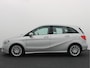 Mercedes-Benz B-klasse 180 Ambition AUTOMAAT / XENON / LEDER / ZWARTE HEMEL / NAVI / AIRCO / PDC / CRUISE / NL-AUTO