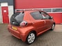 Toyota Aygo 1.0 VVT-i Dynamic Orange AIRCO / ELEK RAMEN / BLUETOOTH / NL-AUTO