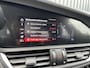 Alfa Romeo Giulia 2.0 Turbo 200pk Automaat Sprint I Winterset I Navigatie I Adaptive Cruise I Camera I Carplay | Unieke kleur