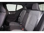 Volvo XC40 B4 Plus Dark - IntelliSafe Assist & Surround - Harman/Kardon audio - Parkeercamera achter - Verwarmde voorstoelen & stuur - Parkeersensoren voor & achter - Elektr. bedienb. voorstoelen met geheugen links - Draadloze tel. lader - Elektr. inklapbare trekhaak - 19' LMV