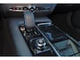 Volvo V60 T6 Recharge AWD Core - Parkeercamera achter - Verwarmde voorstoelen, stuur & achterbank - Parkeersensoren voor & achter - Cruise control - Extra getint glas - 18' LMV