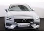 Volvo V60 T6 Recharge AWD Core - Parkeercamera achter - Verwarmde voorstoelen, stuur & achterbank - Parkeersensoren voor & achter - Cruise control - Extra getint glas - 18' LMV