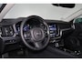 Volvo V60 T6 Recharge AWD Core - Parkeercamera achter - Verwarmde voorstoelen, stuur & achterbank - Parkeersensoren voor & achter - Cruise control - Extra getint glas - 18' LMV