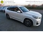 BMW X1 23I 204PK M-SPORT SUPER NETTE STAAT VOLLEDIG DEALER ONDERHOUDEN ELECTR.TREKHAAK 360CAMERA ZWARTE HEMEL VOL LEDER STOELVERWARMING CRUISE CLIMA KEYLESS ELECTR.KLEP LMV FULL LED ENZ...