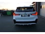 BMW X1 XDRIVE 23I 204PK M-SPORT SUPER NETTE STAAT VOLLEDIG DEALER ONDERHOUDEN ELECTR.TREKHAAK 360CAMERA ZWARTE HEMEL VOL LEDER STOELVERWARMING CRUISE CLIMA KEYLESS ELECTR.KLEP LMV FULL LED ENZ...