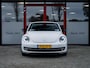 Volkswagen Beetle Cabriolet 1.4 TSI Sport 160PK | Fender Audio | Bi-Xenon Koplampen | Stoelverwarming | Climate Control | Cruise Control | Navigatie | Parkeersensoren | Lederen Bekleding | Sporttellers | Multifunctioneel Stuurwiel |