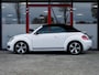 Volkswagen Beetle Cabriolet 1.4 TSI Sport 160PK | Fender Audio | Bi-Xenon Koplampen | Stoelverwarming | Climate Control | Cruise Control | Navigatie | Parkeersensoren | Lederen Bekleding | Sporttellers | Multifunctioneel Stuurwiel |