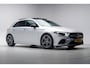 Mercedes-Benz A-klasse 180 AMG Line Aut. [ Panorama Widescreen Sfeerverlichting LED Stoelverwarming ]