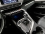 Peugeot 5008 1.2 PureTech Sport 7 Persoons (APPLE CARPLAY, GROOT NAVI, LANE ASSIST, GETINT GLAS, LEDEREN SPORTSTOELEN, PARKEERSENSOREN, CRUISE, NIEUWE APK, NIEUWSTAAT)