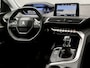 Peugeot 5008 1.2 PureTech Sport 7 Persoons (APPLE CARPLAY, GROOT NAVI, LANE ASSIST, GETINT GLAS, LEDEREN SPORTSTOELEN, PARKEERSENSOREN, CRUISE, NIEUWE APK, NIEUWSTAAT)