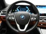 BMW 3-Serie Touring 320e Plug In Hybrid 204pk Dealer O.H. PHEV | Panodak | Widescreen Navi | Camera | Lederen Sportstoelen Verwarmd | Sfeerverlichting | Apple Carplay | Navigatie | Virtual | DAB | Tansanitblau II Metallic |