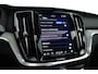 Volvo V60 2.0 T8 Plug-in hybrid AWD Ultra Dark | Full Option | Bowers & Wilkins | Massage | Trekhaak | HUD |