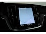 Volvo V60 2.0 T8 Plug-in hybrid AWD Ultra Dark | Full Option | Bowers & Wilkins | Massage | Trekhaak | HUD |