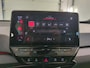 Volkswagen ID.3 Life 58 kWh Navigatie Apple Carplay/Android Auto Parkeersensoren achter Adaptive Cruise Control Stoel- en stuurverwarming Full Led Climate Control