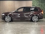 Volvo XC90 T8 AWD Recharge Ultra Dark Vol! | Luchtvering | Bowers & Wilkins | 455pk | Alcantara hemel | 360° Camera | Head-Up Display | Lederen zonnekleppen en handgrepen | Adaptieve Cruise Control | Stoelverwarming voor+achter | Stuurwielverwarming | 22 Inch | Schuifdak | Full LED Meesturende koplampen | Pilot Assist | BLIS Dode Hoek Detectie | Elektrische voorstoelen geheugen | Nordico Microtech Cardamom bekleding | Zitting verlenging voorstoelen | Lederen dashboard | Gelamineerde/geluidwerende zijruiten | Google Infotainment | Keyless Drive | Parkeersensoren voor en achter | Privacy Glass | Elektrisch bedienbare achterklep | Geïntegreerd kinderzitje achterin | Geïntegreerde zongordijnen achterportieren | 7-Persoons | 4-Zone Climate Control | Verlichte instaplijsten | 4-Spaaks Sportstuurwiel | Draadloos telefoon opladen | DAB Radio | Apple Carplay/Android Auto | Alarm Klasse III | Volvo On Call met mobiele App functie | Mulberry Red Metallic |