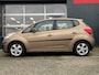 Kia Venga 1.4 CVVT X-ecutive - Navigatie - Climate Control - Hoge instap