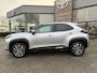 Toyota Yaris Cross HYBRID 115 DYNAMIC STOEL/STUURVERW APPLE/ANDROID KEYLESS 17" LM-VELGEN CLIMA AD-CRUISE CAMERA