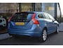 Volvo V60 T2 122pk Aut. Summum | Camera | Schuifdak | Stoelverwarming