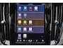 Volvo V60 T6 Recharge AWD Plus Dark Intellisafe Assist & Suround - 360° Camera - Harman/Kardon Audio - Verwarmbare voorstoelen, stuur & achterbank - Parkeersensoren voor & achter - Elektrisch verstelbare voorstoelen - Trekhaak wegklapbaar - Verwarmbare voorruit