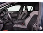 Volvo V60 T6 Recharge AWD Plus Dark Intellisafe Assist & Suround - 360° Camera - Harman/Kardon Audio - Verwarmbare voorstoelen, stuur & achterbank - Parkeersensoren voor & achter - Elektrisch verstelbare voorstoelen - Trekhaak wegklapbaar - Verwarmbare voorruit