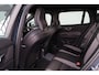 Volvo V60 T6 Recharge AWD Plus Dark Intellisafe Assist & Suround - 360° Camera - Harman/Kardon Audio - Verwarmbare voorstoelen, stuur & achterbank - Parkeersensoren voor & achter - Elektrisch verstelbare voorstoelen - Trekhaak wegklapbaar - Verwarmbare voorruit