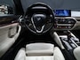 BMW 5-Serie Touring 530i High Executive Luxury Line [SCHUIFKANTELDAK, CRUISE CONTROL, BLUETOOTH TELEFOON, HUD, ACTIVE PROTECTION, ACHTERUITRIJCAMERA, PDC V+A, STOELVERWARMING, STUURVERWARMING, BMW ADAPTIVE LED, NIEUWSTAAT]