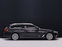 BMW 5-Serie Touring 530i High Executive Luxury Line [SCHUIFKANTELDAK, CRUISE CONTROL, BLUETOOTH TELEFOON, HUD, ACTIVE PROTECTION, ACHTERUITRIJCAMERA, PDC V+A, STOELVERWARMING, STUURVERWARMING, BMW ADAPTIVE LED, NIEUWSTAAT]