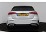 Mercedes-Benz A-klasse 180 Business Solution AMG (SFEERVERLICHTING, STOELVERWARMING, ACHTERUITRIJCAMERA, NAVIGATIE, SENSOREN)