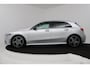 Mercedes-Benz A-klasse 180 Business Solution AMG (SFEERVERLICHTING, STOELVERWARMING, ACHTERUITRIJCAMERA, NAVIGATIE, SENSOREN)
