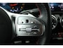 Mercedes-Benz A-klasse 180 Business Solution AMG (SFEERVERLICHTING, STOELVERWARMING, ACHTERUITRIJCAMERA, NAVIGATIE, SENSOREN)