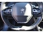 Peugeot 2008 1.2 Puretech *GT* | Trekhaak | Schuifdak | Carplay | Stoelverwarming | Camera | PDC | Privacy | Navigatie | Bluetooth |
