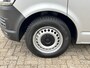 Volkswagen Transporter 2.0 TSI L2H1 Benzine Dubbele Schuifdeur Airco Cruise controle Bpm vrij Trekhaak Klep achter Omvormer Kastinrichting Standkachel Euro 6 Benzine Ideaal voor ombouw naar Camper !!
