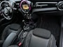 MINI Cooper 1.5 Chili Serious Business /Apple & Android Carplay/Elektrisch Panoramadak/Stoelverwarming/Cruise & Clima control/Isofix/JCW Sportstuur/Sportstoelen/(MET GARANTIE*)
