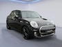 MINI Cooper 1.5 Chili Serious Business /Apple & Android Carplay/Elektrisch Panoramadak/Stoelverwarming/Cruise & Clima control/Isofix/JCW Sportstuur/Sportstoelen/(MET GARANTIE*)