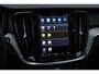 Volvo V60 T6 Plug-in hybrid AWD Plus Dark | Panoramadak | Verwarmbare Voorstoelen (met geheugen), Stuurwiel en Achterbank | Semi-Elektrische Trekhaak | Verwarmbare Voorruit | Premium Audio by Harman Kardon | 360-Camera