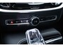 Volvo V60 T6 Plug-in hybrid AWD Plus Dark | Panoramadak | Verwarmbare Voorstoelen (met geheugen), Stuurwiel en Achterbank | Semi-Elektrische Trekhaak | Verwarmbare Voorruit | Premium Audio by Harman Kardon | 360-Camera