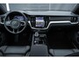 Volvo V60 T6 Plug-in hybrid AWD Plus Dark | Panoramadak | Verwarmbare Voorstoelen (met geheugen), Stuurwiel en Achterbank | Semi-Elektrische Trekhaak | Verwarmbare Voorruit | Premium Audio by Harman Kardon | 360-Camera
