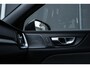 Volvo V60 T6 Plug-in hybrid AWD Plus Dark | Panoramadak | Verwarmbare Voorstoelen (met geheugen), Stuurwiel en Achterbank | Semi-Elektrische Trekhaak | Verwarmbare Voorruit | Premium Audio by Harman Kardon | 360-Camera