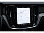 Volvo V60 T6 Plug-in hybrid AWD Plus Dark | Panoramadak | Verwarmbare Voorstoelen (met geheugen), Stuurwiel en Achterbank | Semi-Elektrische Trekhaak | Verwarmbare Voorruit | Premium Audio by Harman Kardon | 360-Camera