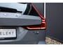 Volvo V60 T6 Plug-in hybrid AWD Plus Dark | Panoramadak | Verwarmbare Voorstoelen (met geheugen), Stuurwiel en Achterbank | Semi-Elektrische Trekhaak | Verwarmbare Voorruit | Premium Audio by Harman Kardon | 360-Camera
