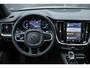Volvo V60 T6 Plug-in hybrid AWD Plus Dark | Panoramadak | Verwarmbare Voorstoelen (met geheugen), Stuurwiel en Achterbank | Semi-Elektrische Trekhaak | Verwarmbare Voorruit | Premium Audio by Harman Kardon | 360-Camera