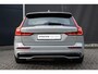 Volvo V60 T6 Plug-in hybrid AWD Plus Dark | Panoramadak | Verwarmbare Voorstoelen (met geheugen), Stuurwiel en Achterbank | Semi-Elektrische Trekhaak | Verwarmbare Voorruit | Premium Audio by Harman Kardon | 360-Camera