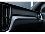Volvo V60 T6 Plug-in hybrid AWD Plus Dark | Panoramadak | Verwarmbare Voorstoelen (met geheugen), Stuurwiel en Achterbank | Semi-Elektrische Trekhaak | Verwarmbare Voorruit | Premium Audio by Harman Kardon | 360-Camera