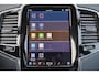 Volvo XC90 T8 Recharge AWD Ultra Dark - Luchtvering - Panorama/schuifdak - IntelliSafe Assist & Surround - 360º Camera - Adaptieve LED koplampen - Verwarmde voorstoelen, stuur & achterbank - Parkeersensoren voor & achter - Elektr. bedienb. voorstoelen met geheugen - Geventileerde voorstoelen - Head up display - Draadloze tel. lader - Extra getint glas - Elektr. inklapbare trekhaak - 22' LMV