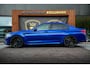 BMW M5 5-serie F90 Schuifdak Marina Blue 22'' Vossen Downpipe