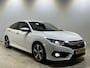 Honda Civic 1.5 i-VTEC Comfort | Navigatie | LM Velgen 17" | Voorstoelen Verwarmd | Cruise Control Adaptief | Airco |