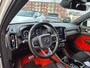 Volvo XC40 2.0 T4 R-Design | Harman Kardon | Cruise Control | Panoramadak | Lava Red |
