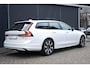Volvo V90 T6 Automaat AWD Ultra Dark | Verwarmde Voorstoelen en Stuurwiel | Standkachel | Panoramisch Schuif-/Kanteldak | Harman Kardon Premium Audio | 360º Camera | Gelamineerde zijruiten en achterruit | Zonnescherm Zijramen Achter
